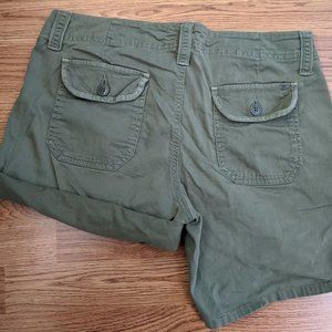 Lucky Brand roll up shorts